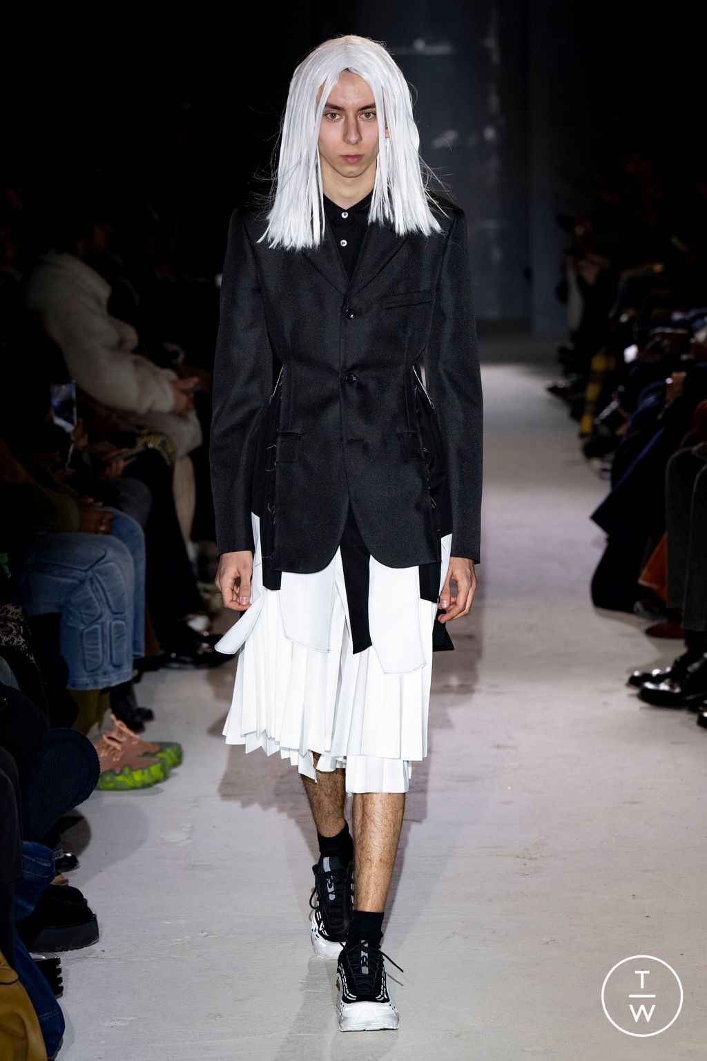 Fashion Week Paris Fall/Winter 2024 look 8 from the Comme des Garçons Homme Plus collection menswear