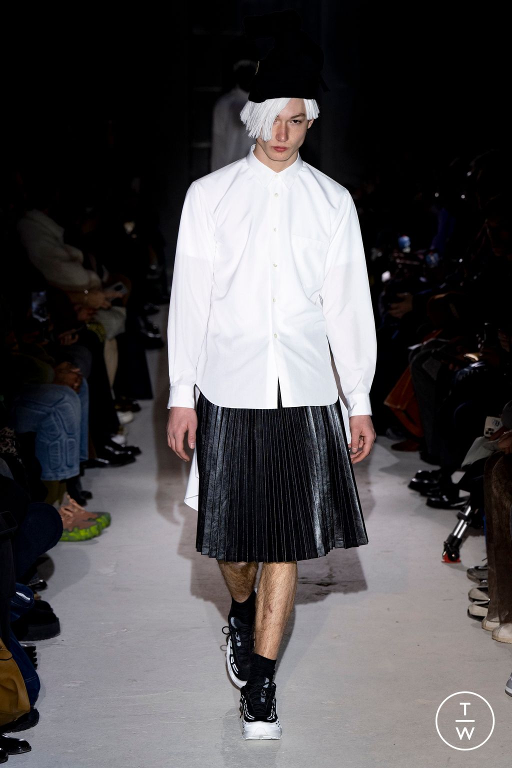 Fashion Week Paris Fall/Winter 2024 look 14 from the Comme des Garçons Homme Plus collection menswear