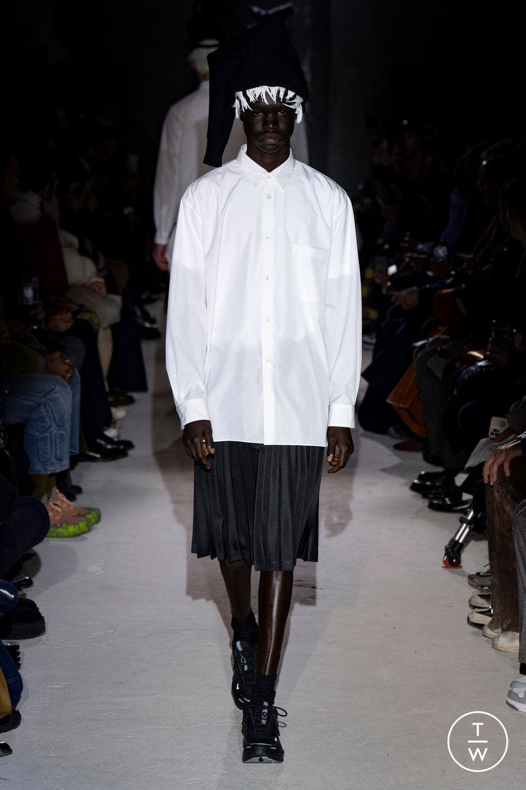 Fashion Week Paris Fall/Winter 2024 look 15 from the Comme des Garçons Homme Plus collection 男装