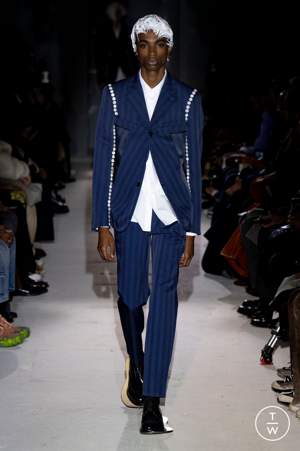 Fashion Week Paris Fall/Winter 2024 look 25 from the Comme des Garçons Homme Plus collection 男装
