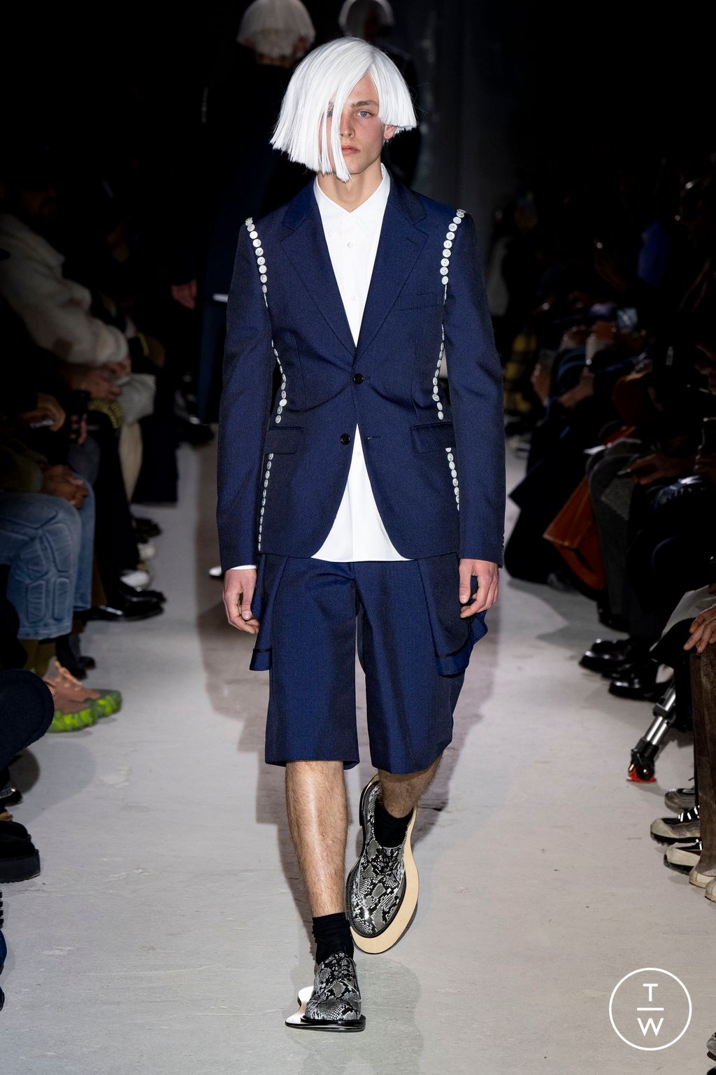 Fashion Week Paris Fall/Winter 2024 look 27 from the Comme des Garçons Homme Plus collection 男装