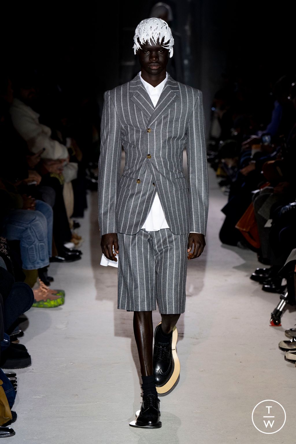 Fashion Week Paris Fall/Winter 2024 look 31 from the Comme des Garçons Homme Plus collection 男装