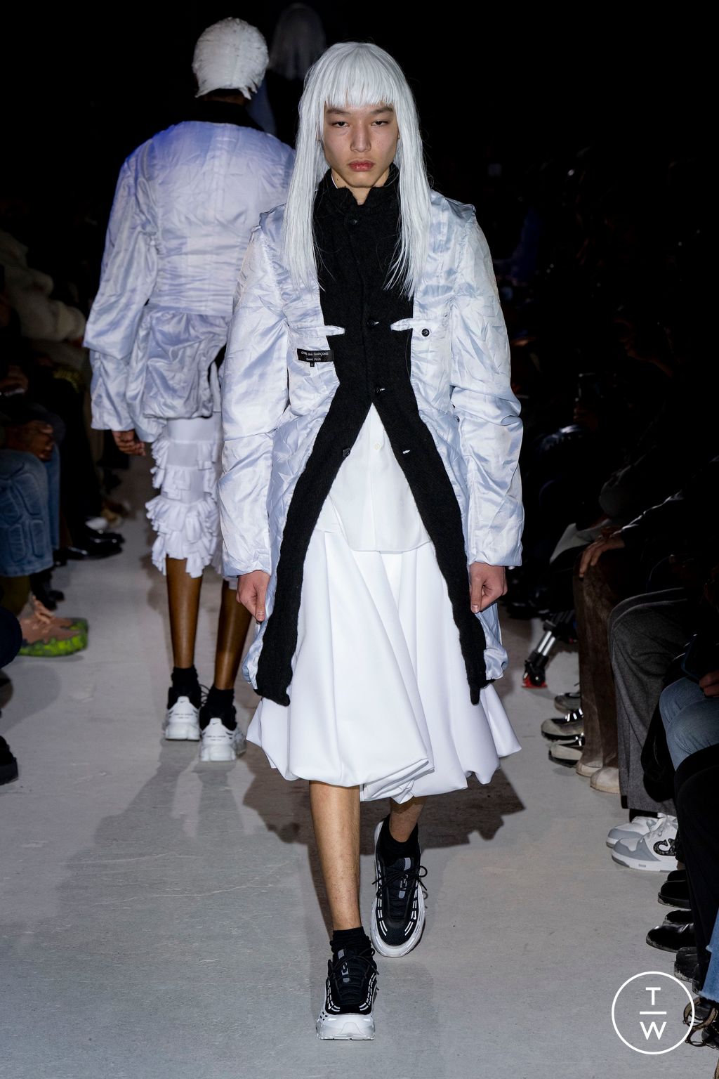 Fashion Week Paris Fall/Winter 2024 look 40 de la collection Comme des Garçons Homme Plus menswear