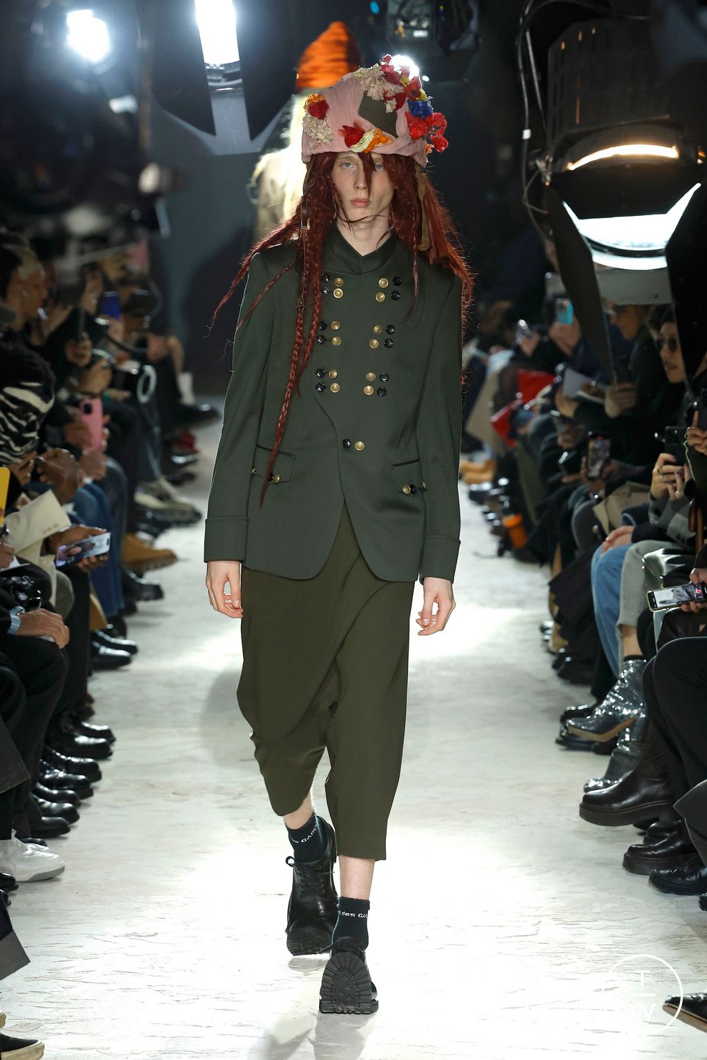 Fashion Week Paris Fall/Winter 2025 look 3 from the Comme des Garçons Homme Plus collection menswear