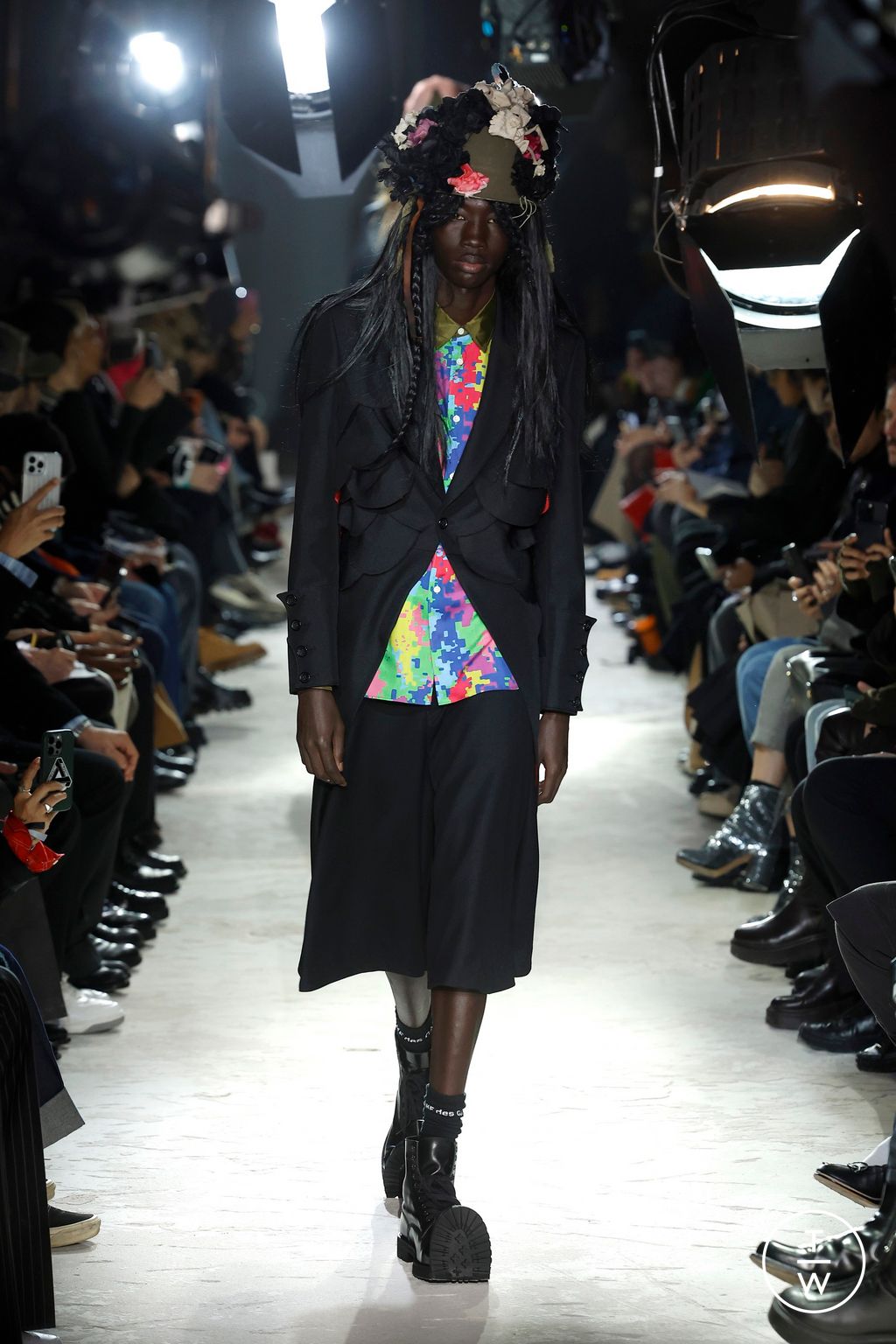 Fashion Week Paris Fall/Winter 2025 look 14 from the Comme des Garçons Homme Plus collection menswear
