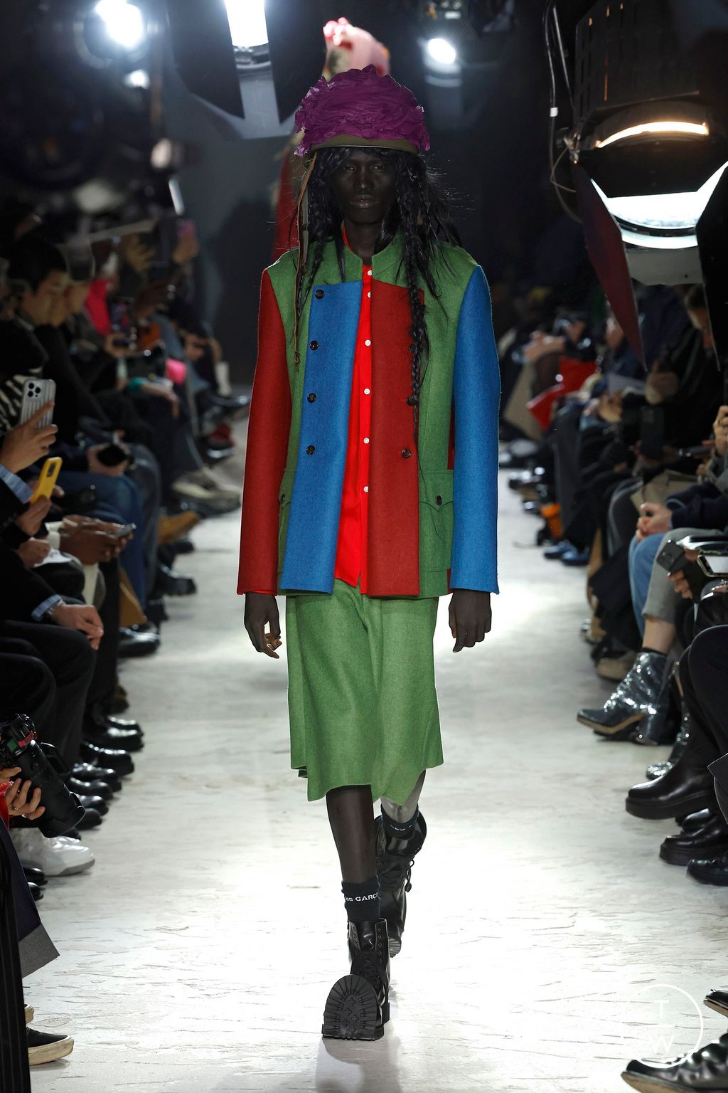 Fashion Week Paris Fall/Winter 2025 look 19 from the Comme des Garçons Homme Plus collection menswear