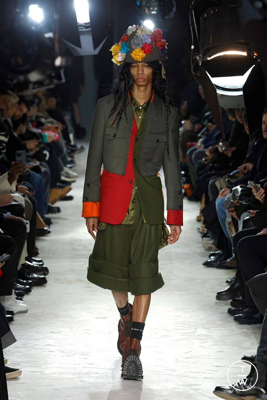 Fashion Week Paris Fall/Winter 2025 look 31 de la collection Comme des Garçons Homme Plus menswear