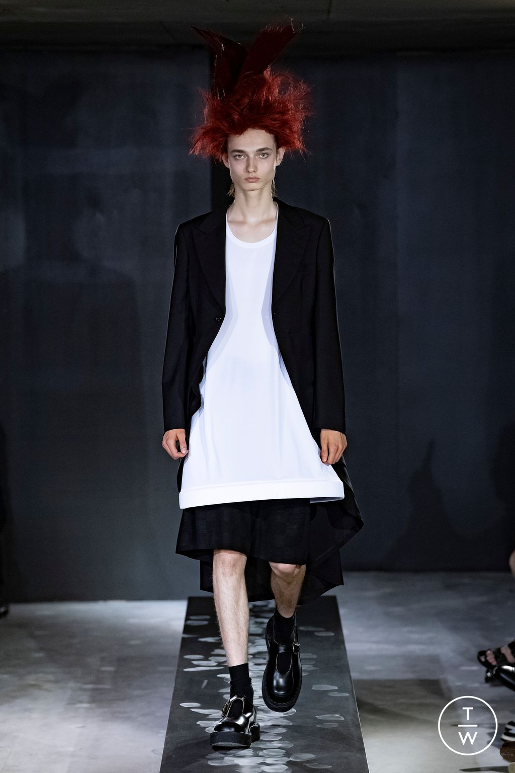 Fashion Week Paris Spring/Summer 2023 look 9 from the Comme des Garçons Homme Plus collection 男装