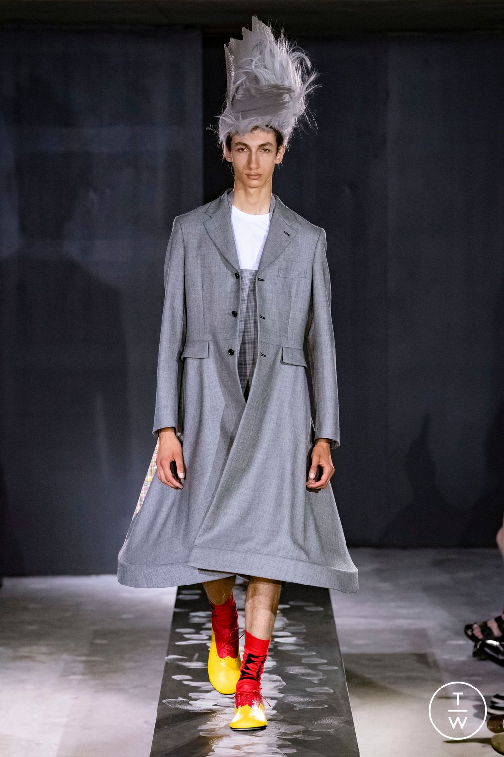 Fashion Week Paris Spring/Summer 2023 look 17 from the Comme des Garçons Homme Plus collection menswear