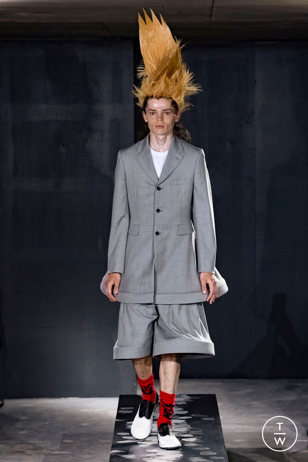 Fashion Week Paris Spring/Summer 2023 look 18 from the Comme des Garçons Homme Plus collection menswear