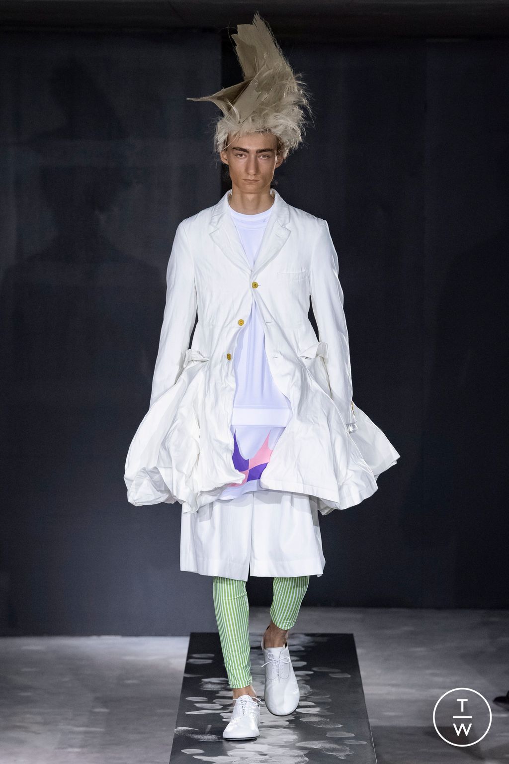 Fashion Week Paris Spring/Summer 2023 look 20 from the Comme des Garçons Homme Plus collection 男装