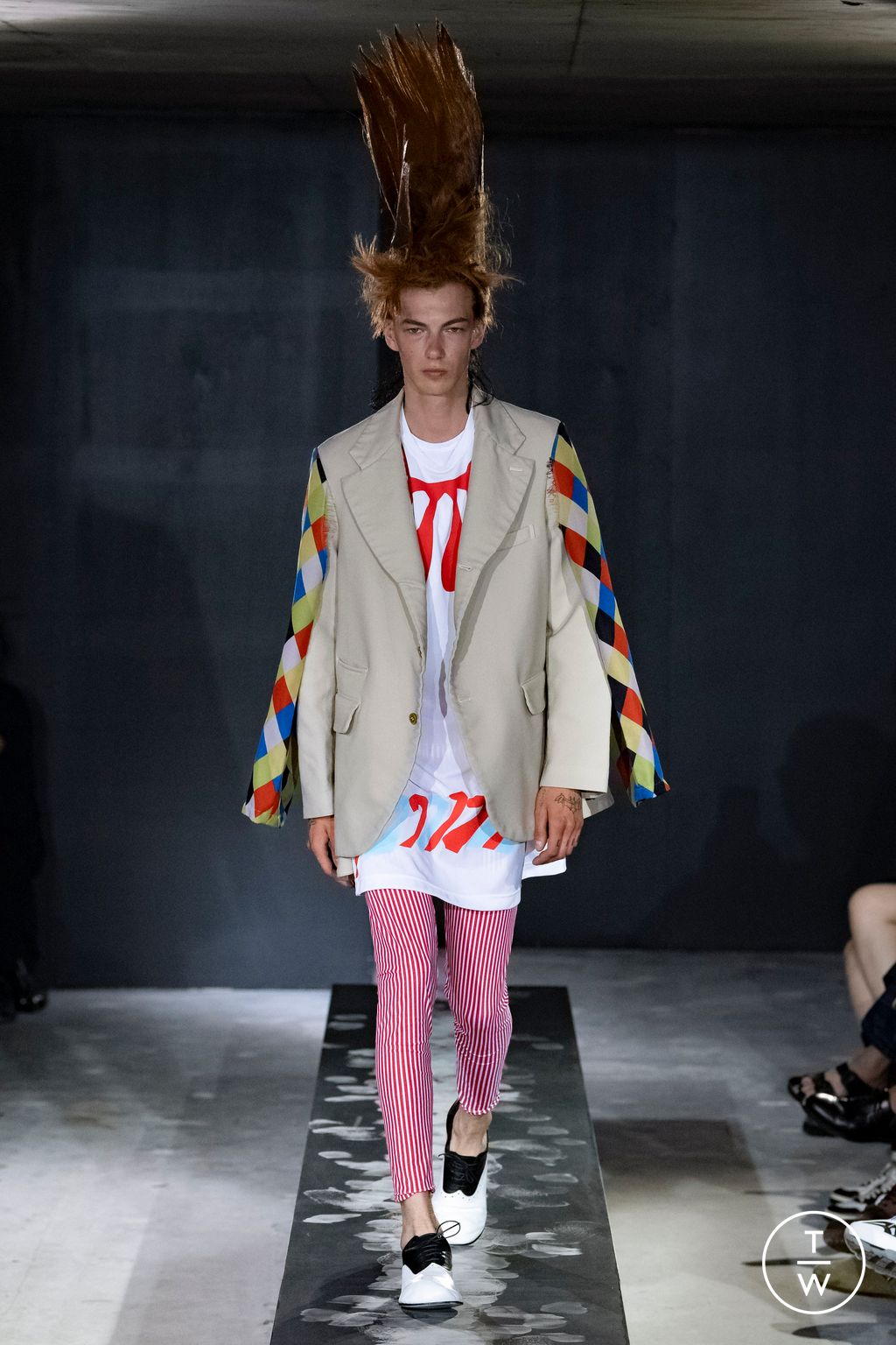 Fashion Week Paris Spring/Summer 2023 look 23 from the Comme des Garçons Homme Plus collection 男装