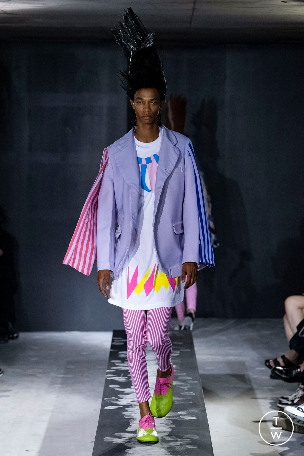 Fashion Week Paris Spring/Summer 2023 look 25 from the Comme des Garçons Homme Plus collection 男装