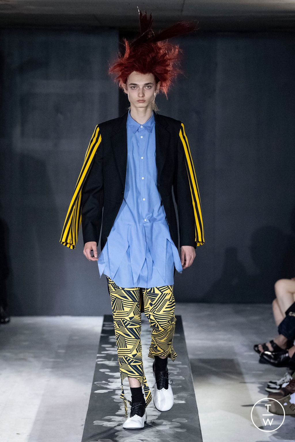 Fashion Week Paris Spring/Summer 2023 look 26 from the Comme des Garçons Homme Plus collection 男装