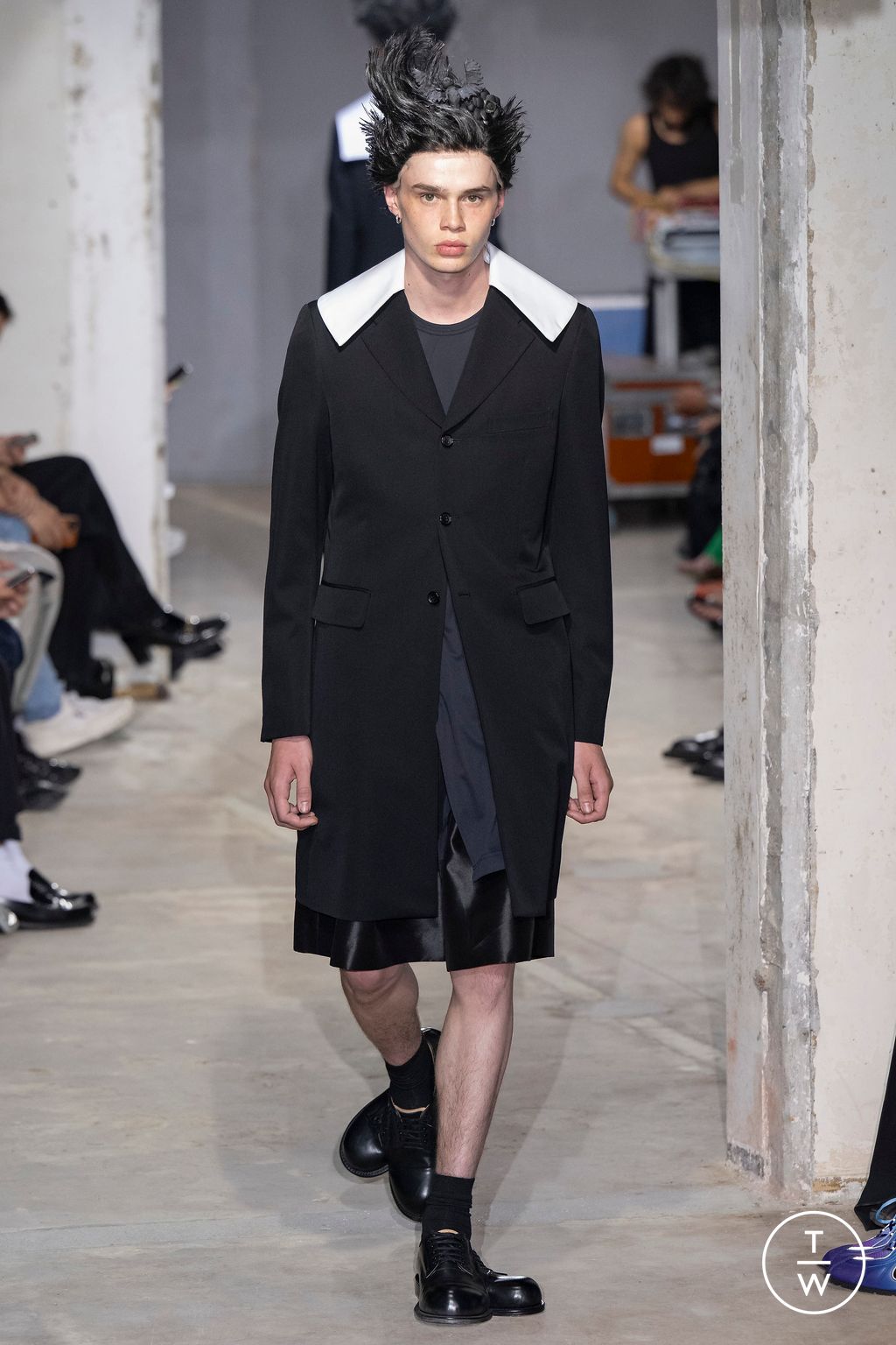 Fashion Week Paris Spring/Summer 2024 look 4 from the Comme des Garçons Homme Plus collection menswear