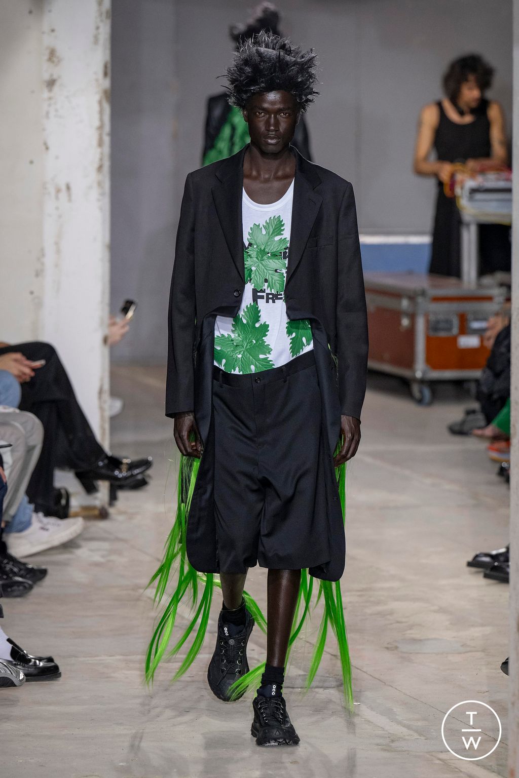 Fashion Week Paris Spring/Summer 2024 look 14 from the Comme des Garçons Homme Plus collection menswear