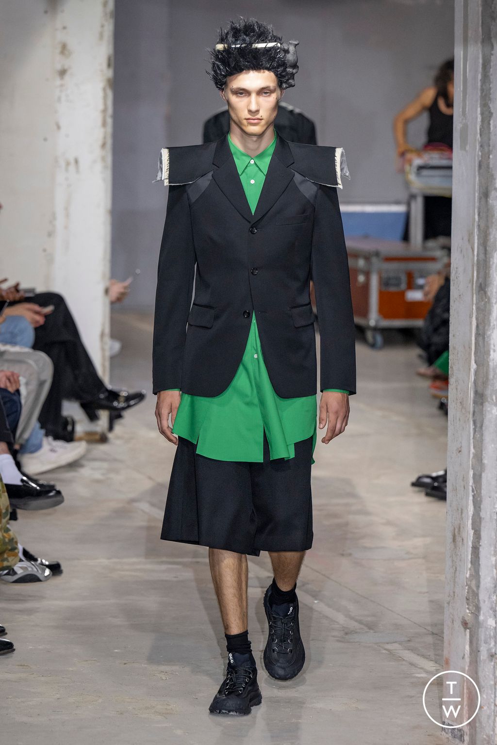 Fashion Week Paris Spring/Summer 2024 look 17 from the Comme des Garçons Homme Plus collection menswear