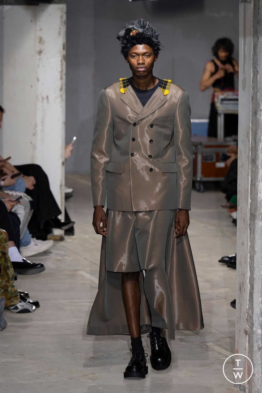 Fashion Week Paris Spring/Summer 2024 look 23 from the Comme des Garçons Homme Plus collection menswear