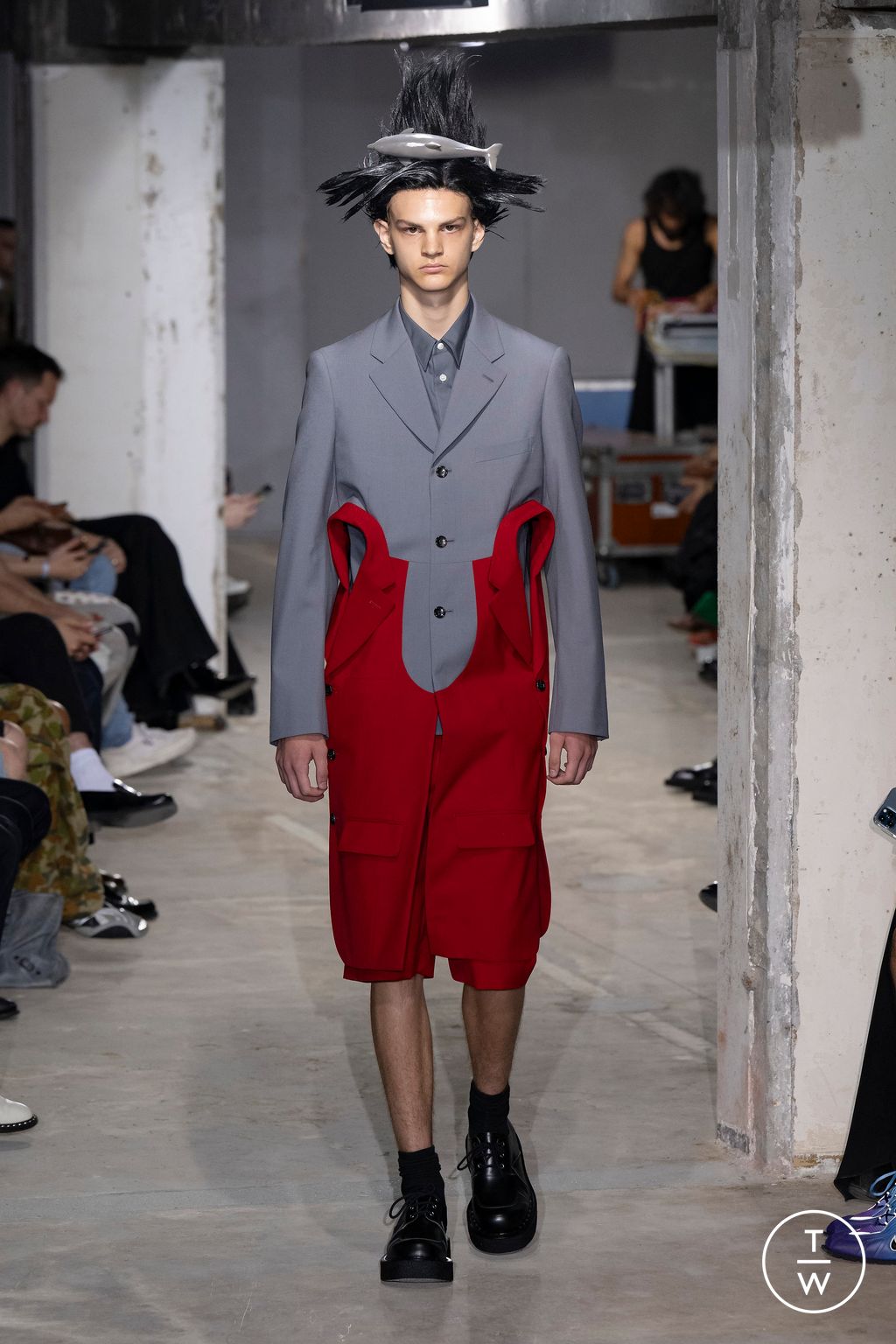 Fashion Week Paris Spring/Summer 2024 look 24 from the Comme des Garçons Homme Plus collection menswear