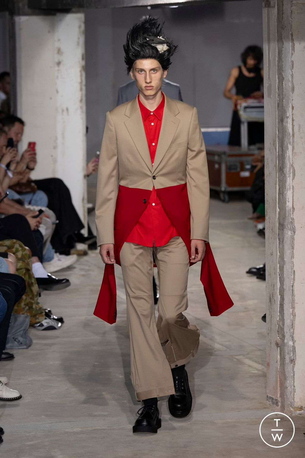 Fashion Week Paris Spring/Summer 2024 look 25 from the Comme des Garçons Homme Plus collection menswear