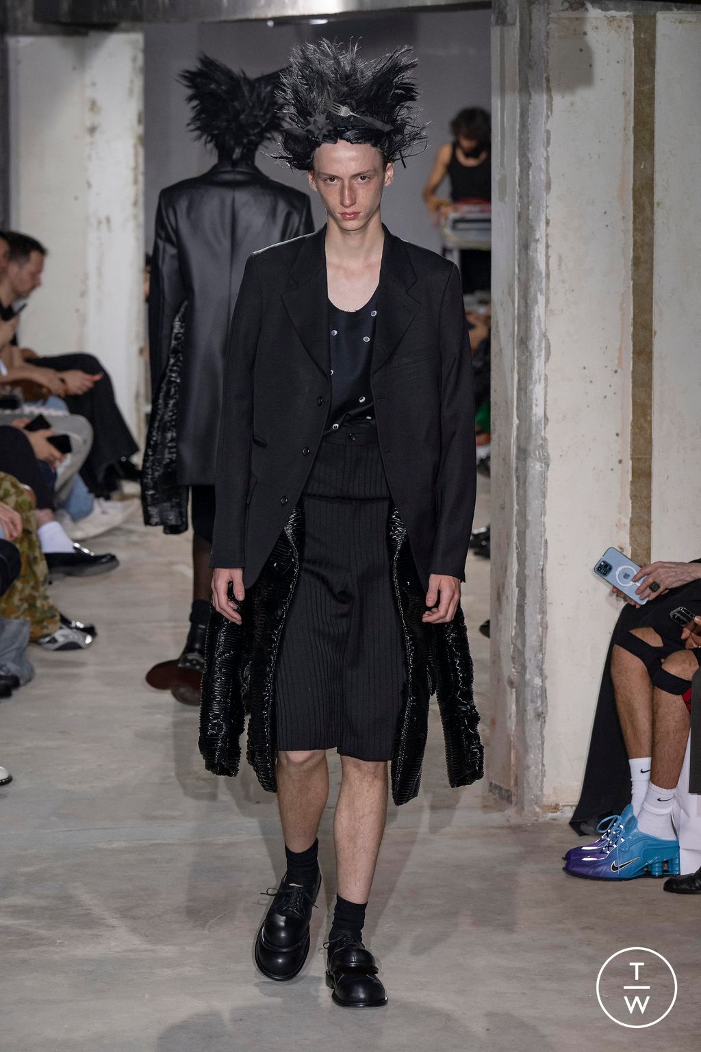 Fashion Week Paris Spring/Summer 2024 look 27 from the Comme des Garçons Homme Plus collection menswear