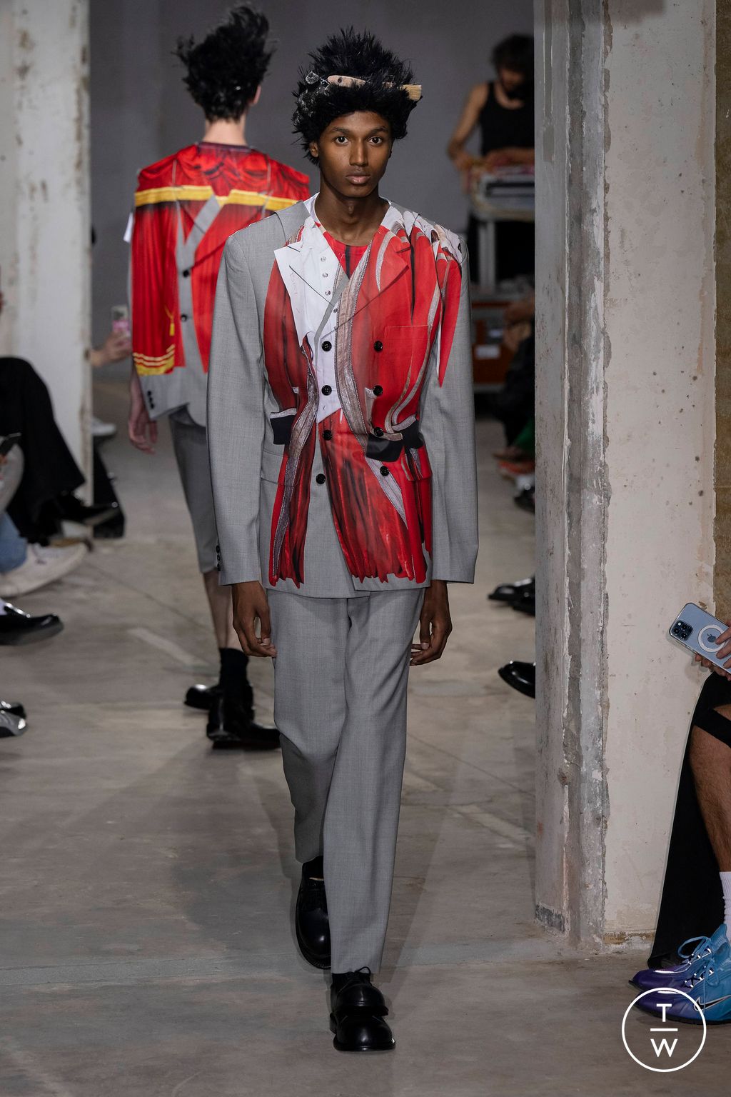 Fashion Week Paris Spring/Summer 2024 look 29 from the Comme des Garçons Homme Plus collection 男装
