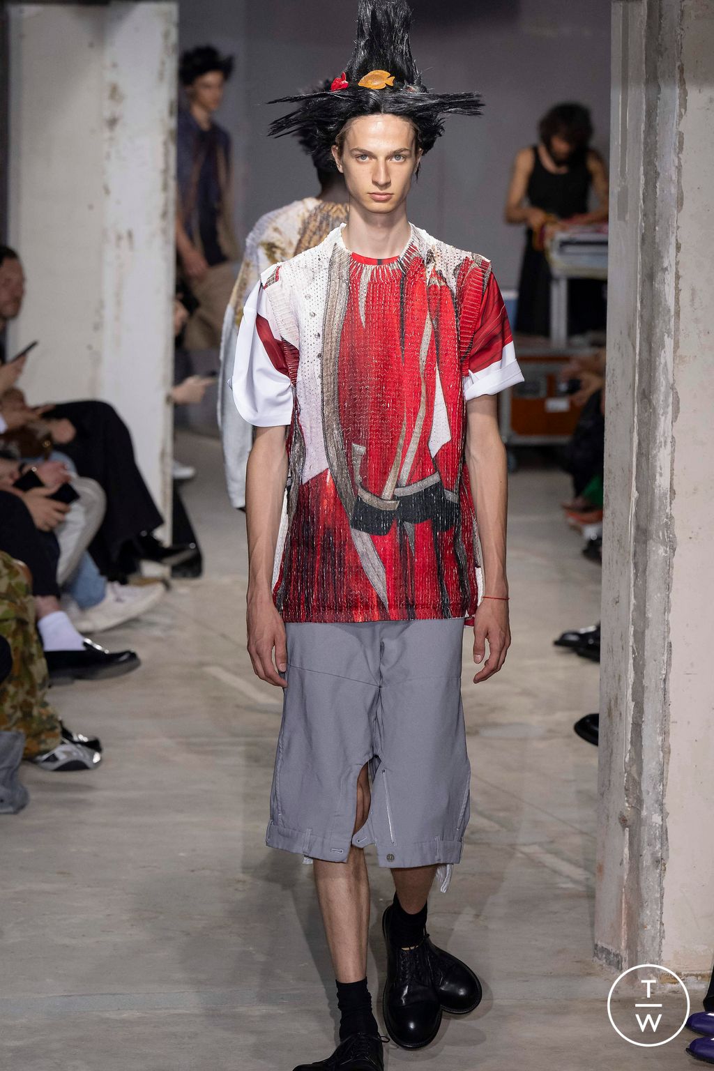 Fashion Week Paris Spring/Summer 2024 look 31 from the Comme des Garçons Homme Plus collection menswear