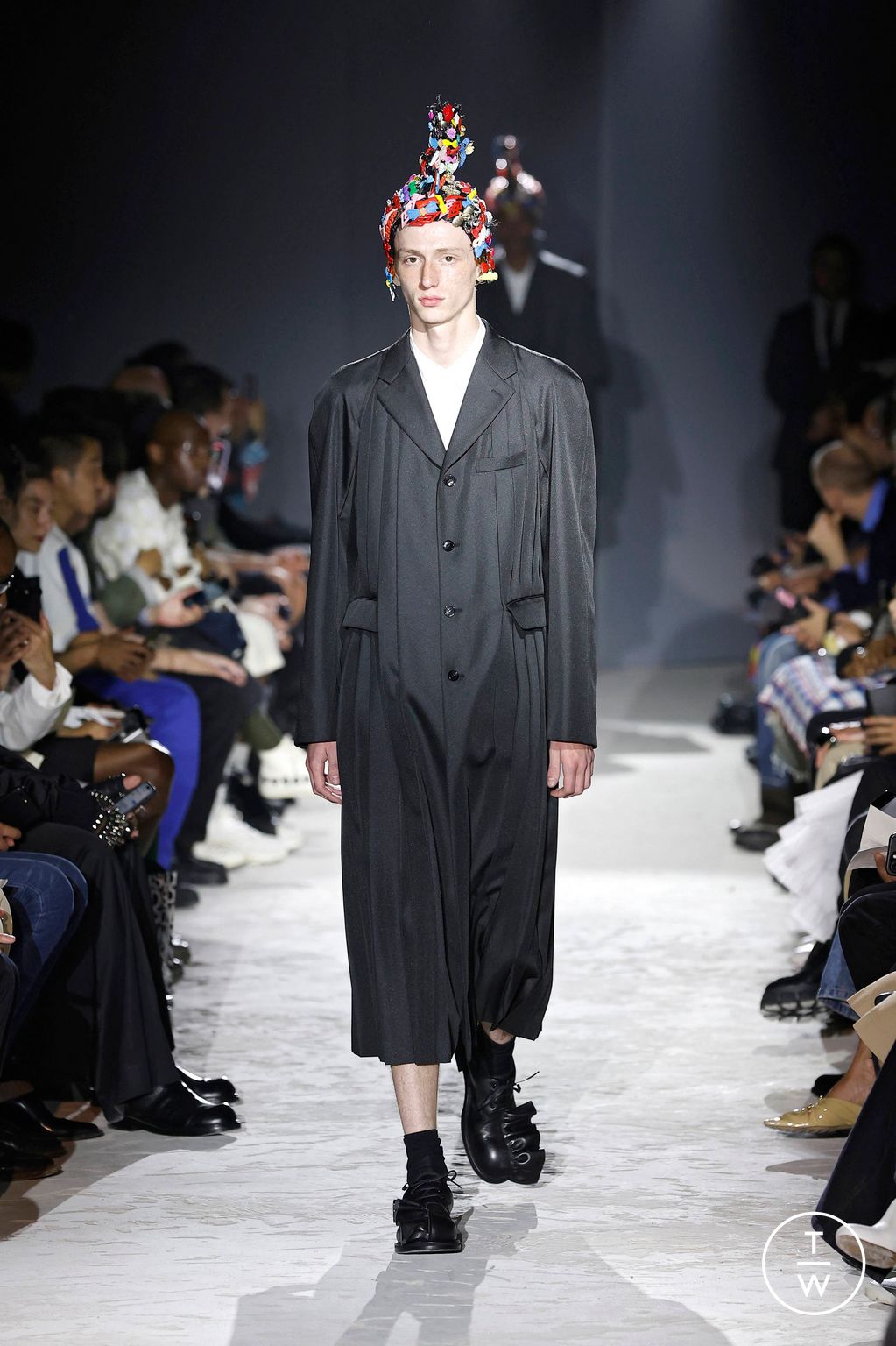 Fashion Week Paris Spring-Summer 2025 look 15 from the Comme des Garçons Homme Plus collection menswear