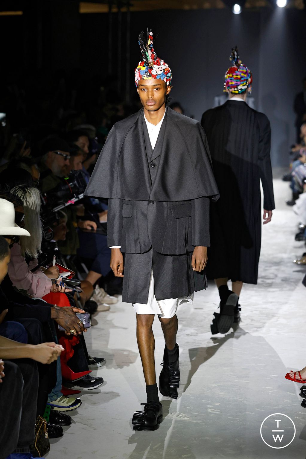 Fashion Week Paris Spring-Summer 2025 look 16 from the Comme des Garçons Homme Plus collection 男装