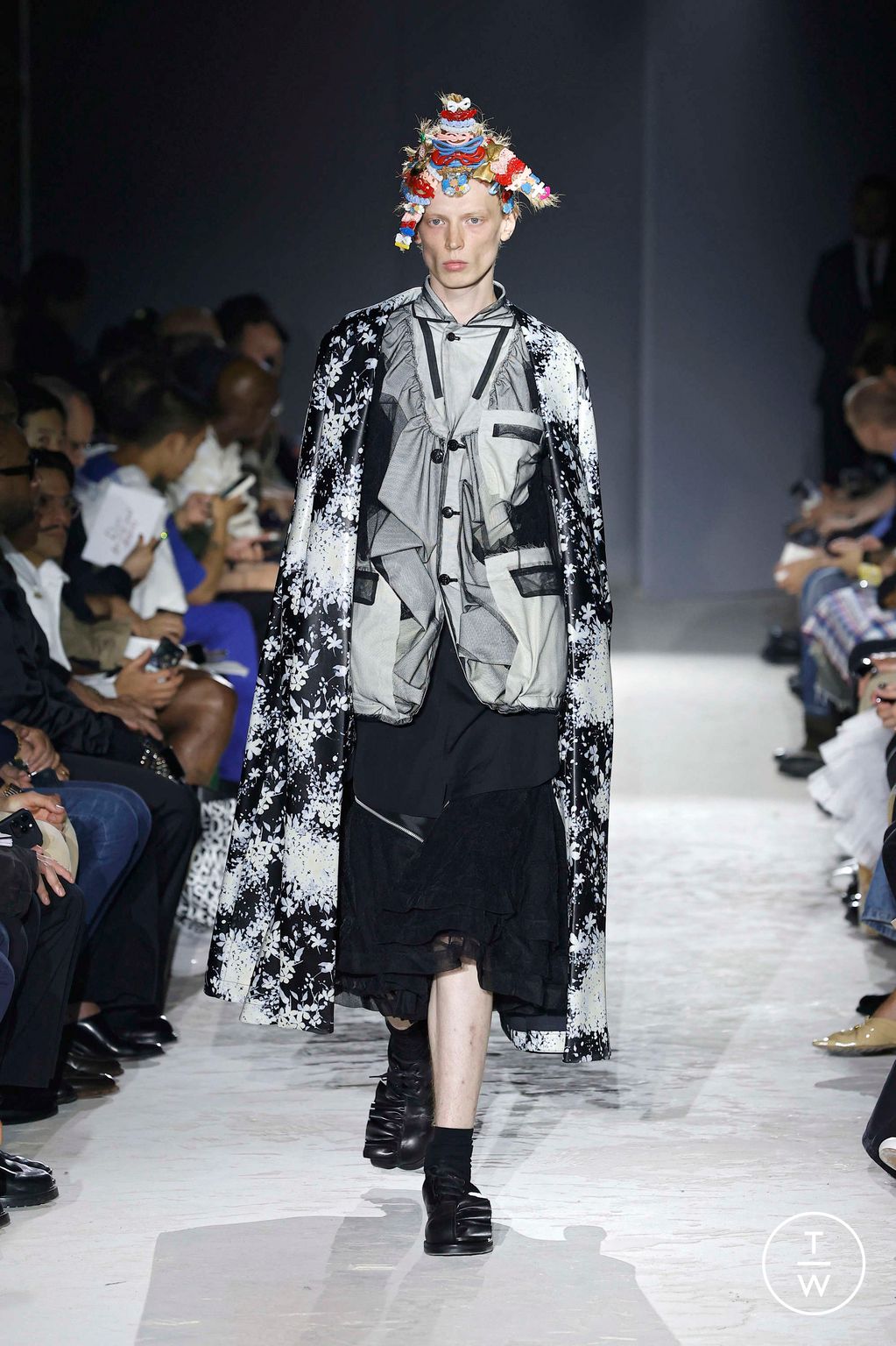 Fashion Week Paris Spring-Summer 2025 look 18 from the Comme des Garçons Homme Plus collection 男装