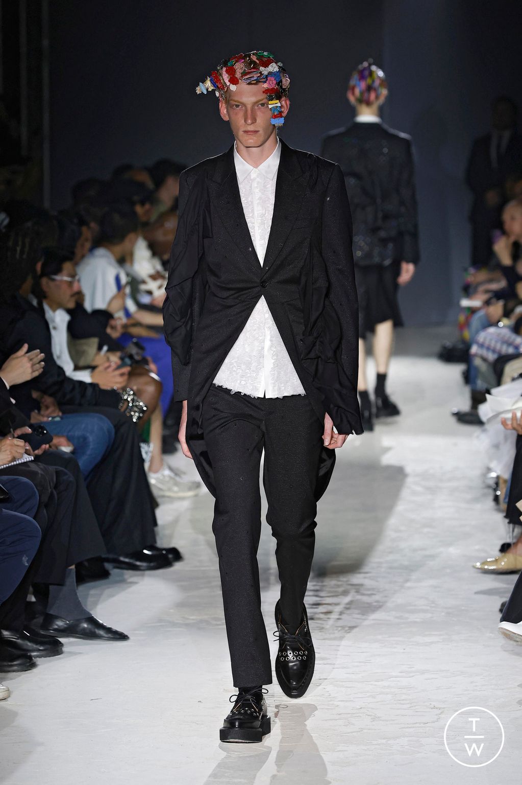 Fashion Week Paris Spring-Summer 2025 look 30 from the Comme des Garçons Homme Plus collection menswear