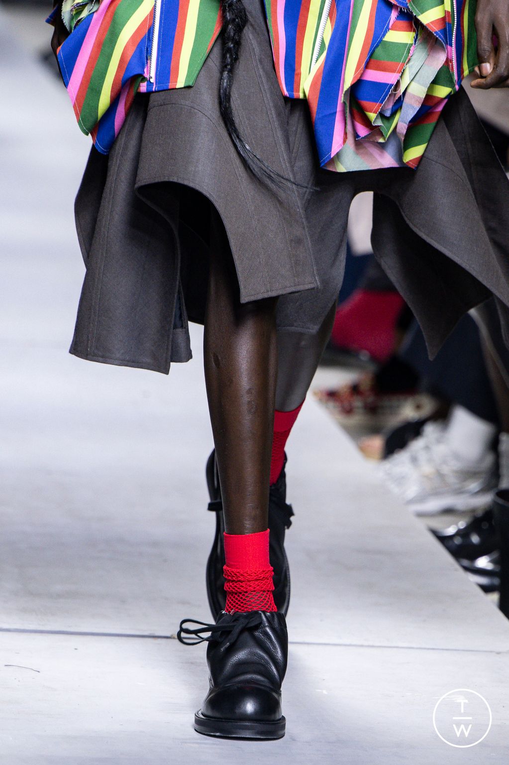 Fashion Week Paris Spring/Summer 2026 look 11 de la collection Comme des Garçons Homme Plus menswear accessories