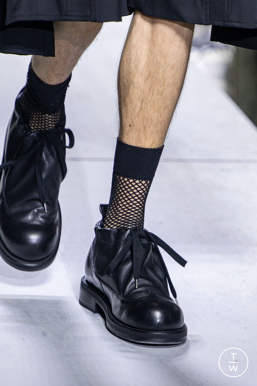 Fashion Week Paris Spring/Summer 2026 look 20 from the Comme des Garçons Homme Plus collection menswear accessories