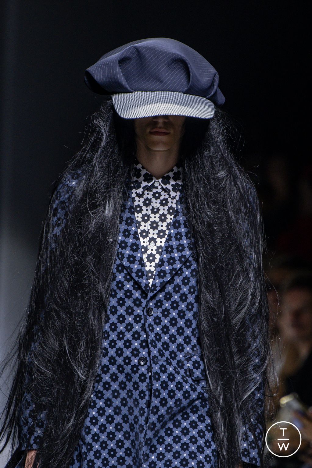 Fashion Week Paris Spring/Summer 2026 look 21 from the Comme des Garçons Homme Plus collection menswear accessories