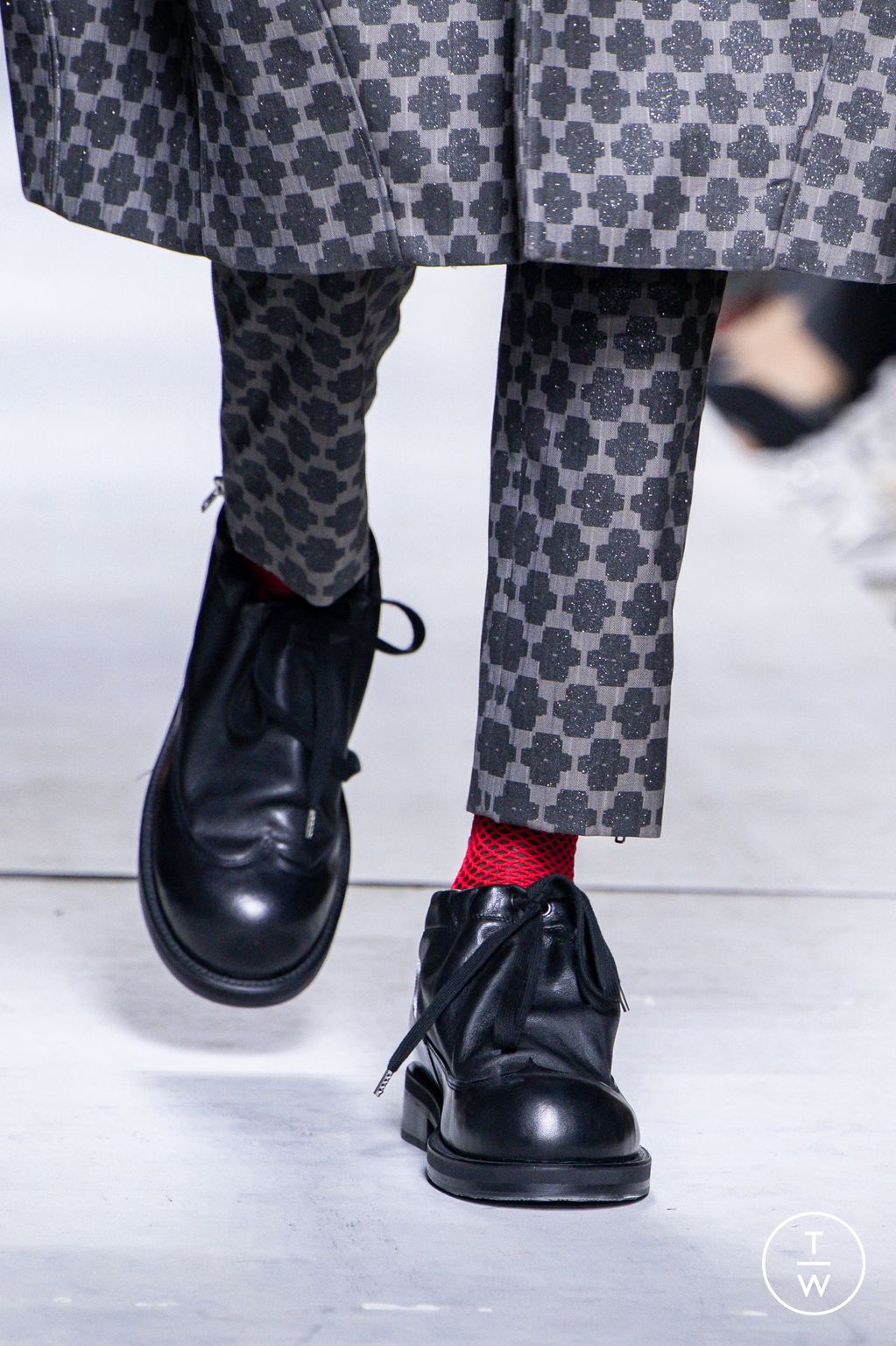 Fashion Week Paris Spring/Summer 2026 look 23 from the Comme des Garçons Homme Plus collection menswear accessories