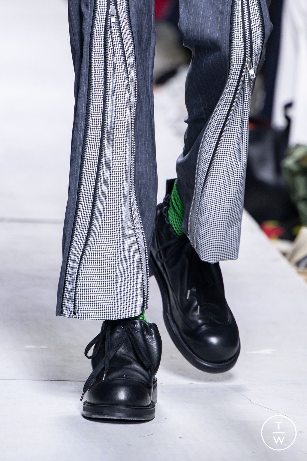 Fashion Week Paris Spring/Summer 2026 look 26 from the Comme des Garçons Homme Plus collection menswear accessories