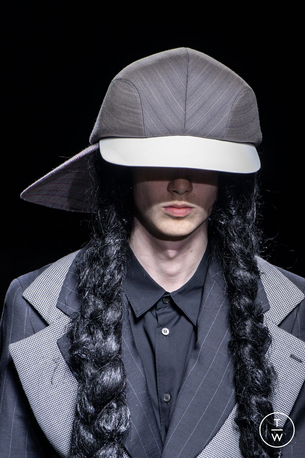 Fashion Week Paris Spring/Summer 2026 look 28 from the Comme des Garçons Homme Plus collection menswear accessories