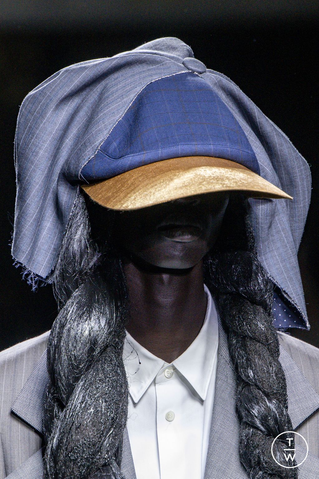 Fashion Week Paris Spring/Summer 2026 look 29 from the Comme des Garçons Homme Plus collection menswear accessories