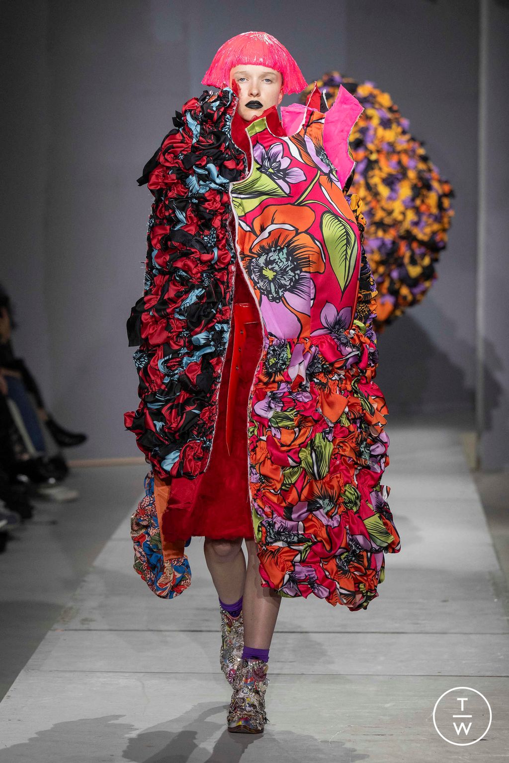 Fashion Week Paris Spring/Summer 2024 look 3 de la collection Comme des Garçons womenswear