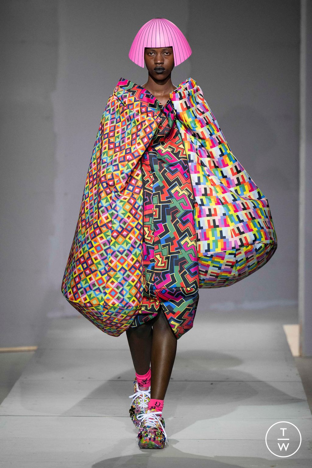 Fashion Week Paris Spring/Summer 2024 look 4 from the Comme des Garçons collection womenswear