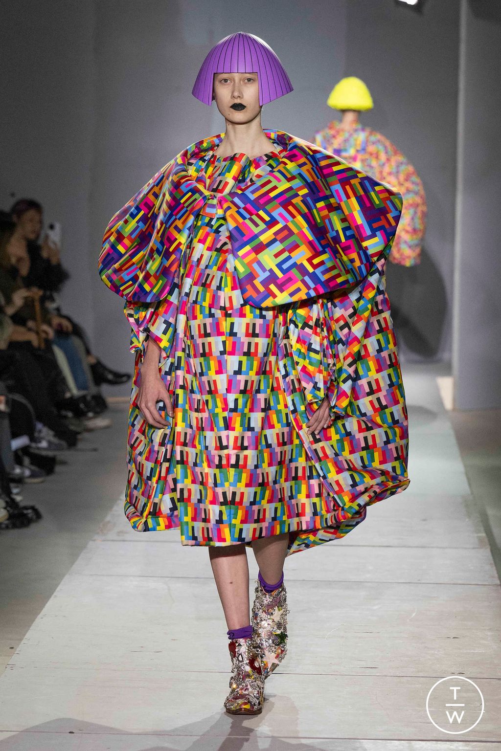 Fashion Week Paris Spring/Summer 2024 look 6 de la collection Comme des Garçons womenswear