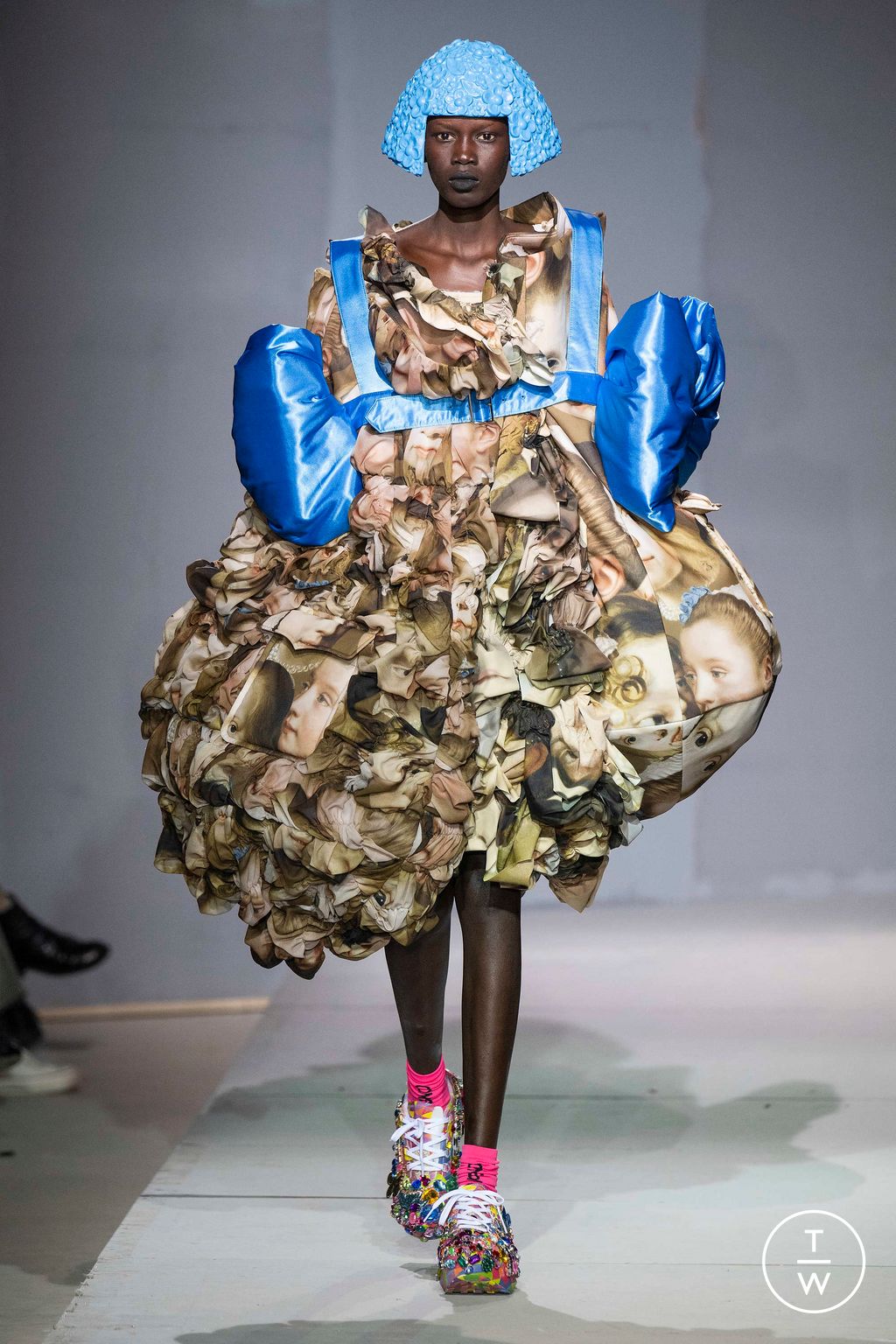 Fashion Week Paris Spring/Summer 2024 look 7 de la collection Comme des Garçons womenswear