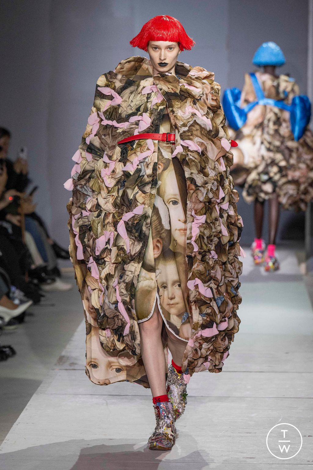 Fashion Week Paris Spring/Summer 2024 look 8 from the Comme des Garçons collection 女装