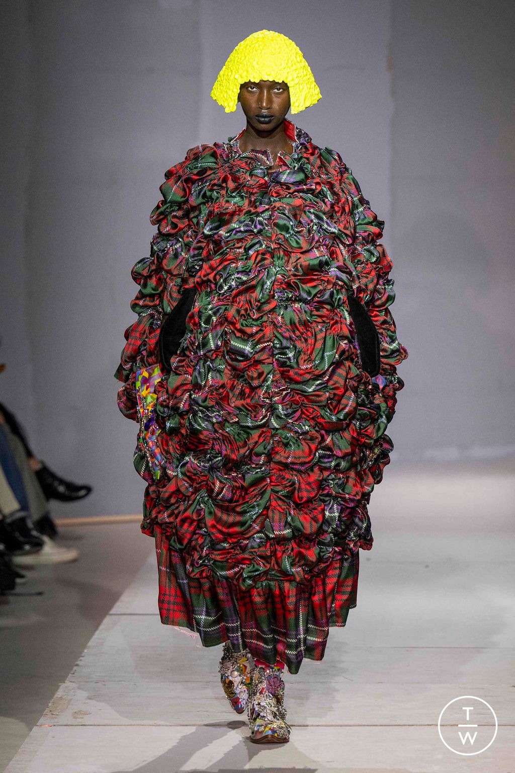 Fashion Week Paris Spring/Summer 2024 look 9 from the Comme des Garçons collection 女装
