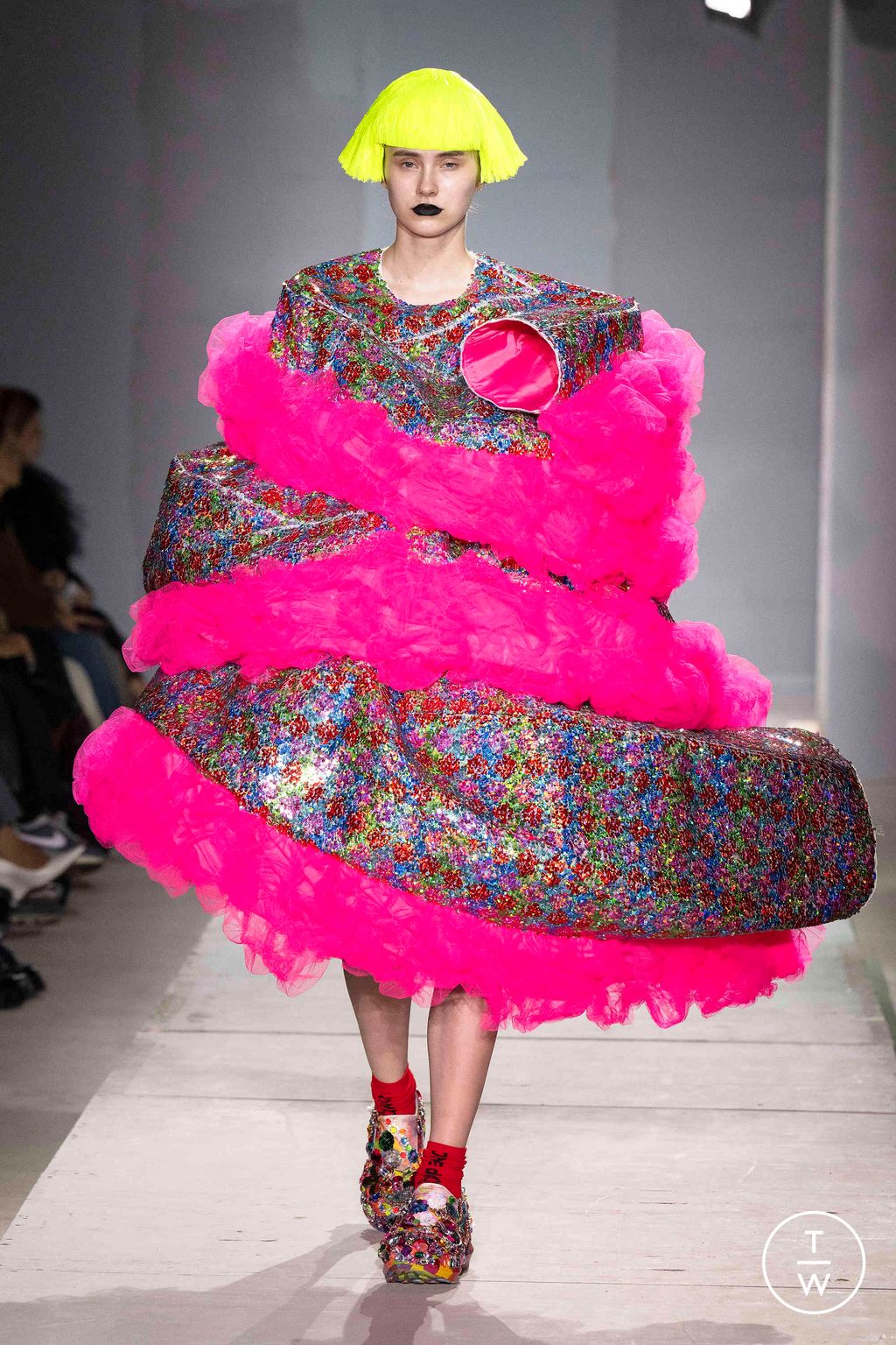 Fashion Week Paris Spring/Summer 2024 look 13 de la collection Comme des Garçons womenswear