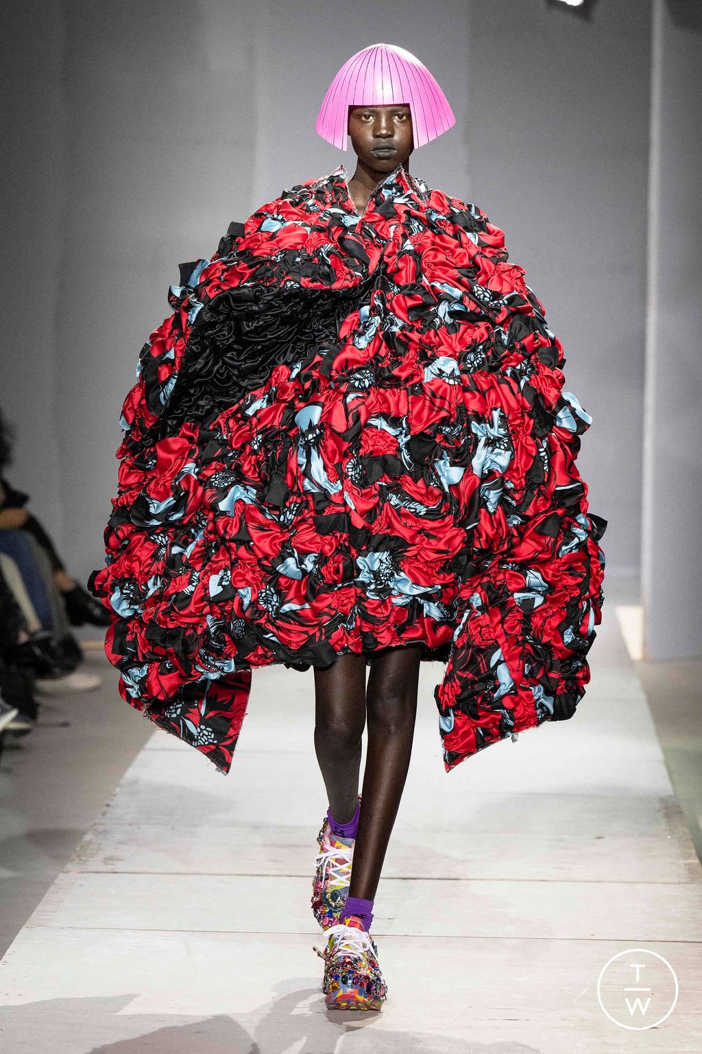 Fashion Week Paris Spring/Summer 2024 look 14 de la collection Comme des Garçons womenswear