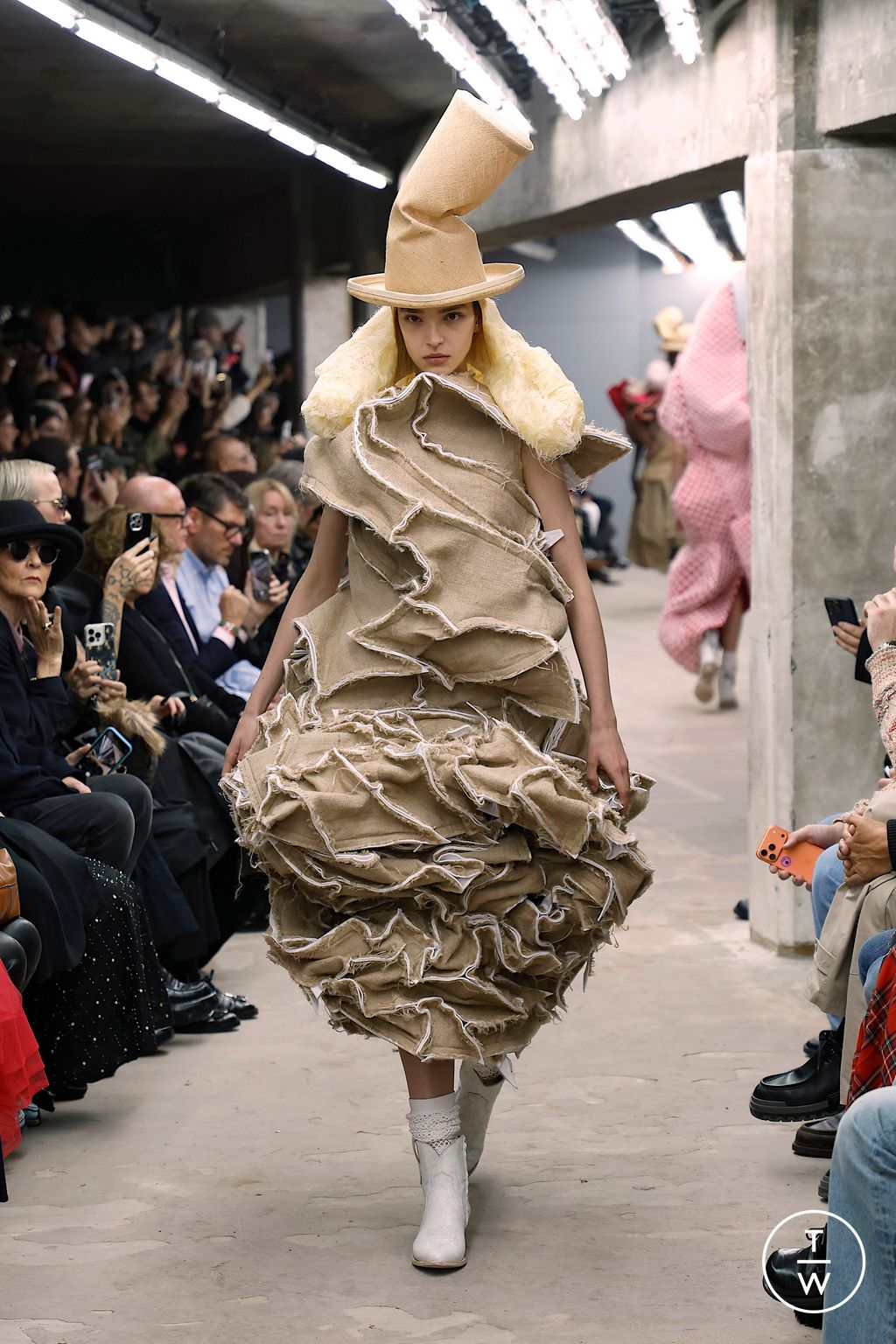 Fashion Week Paris Spring/Summer 2026 look 3 from the Comme des Garçons collection womenswear
