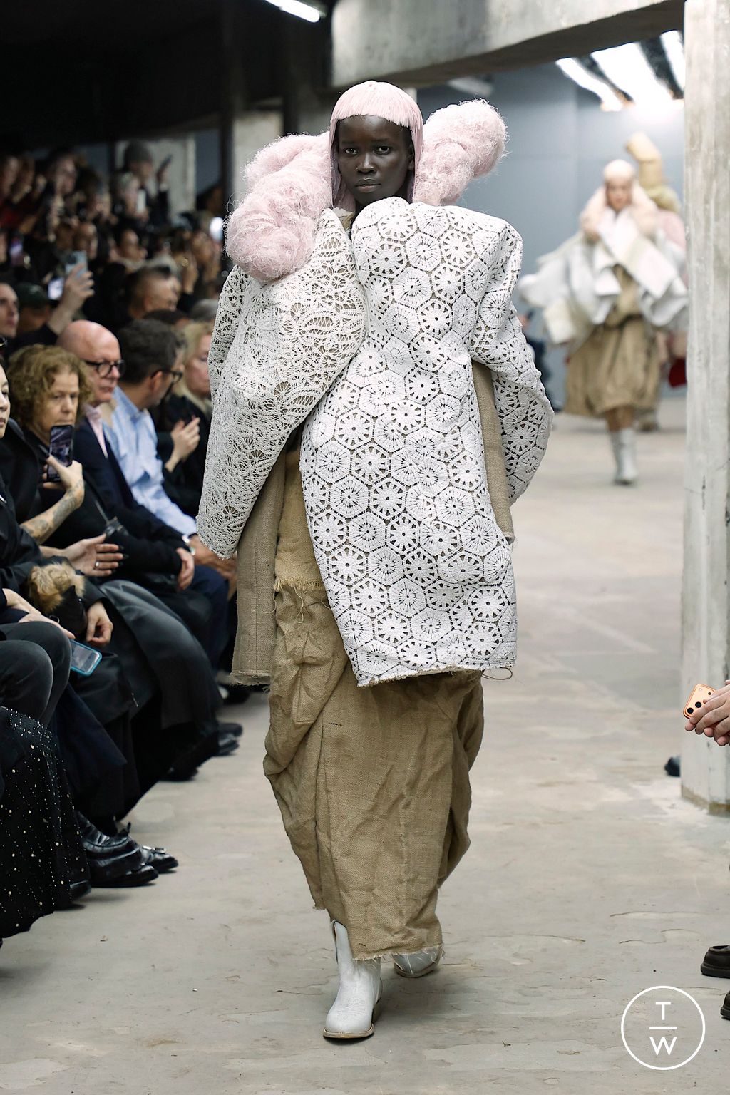 Fashion Week Paris Spring/Summer 2026 look 6 from the Comme des Garçons collection womenswear