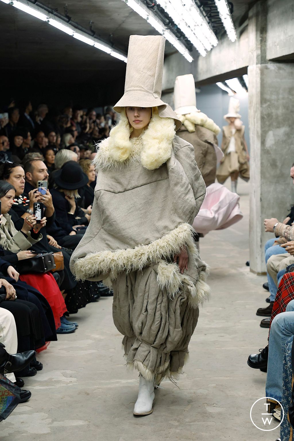 Fashion Week Paris Spring/Summer 2026 look 12 from the Comme des Garçons collection 女装