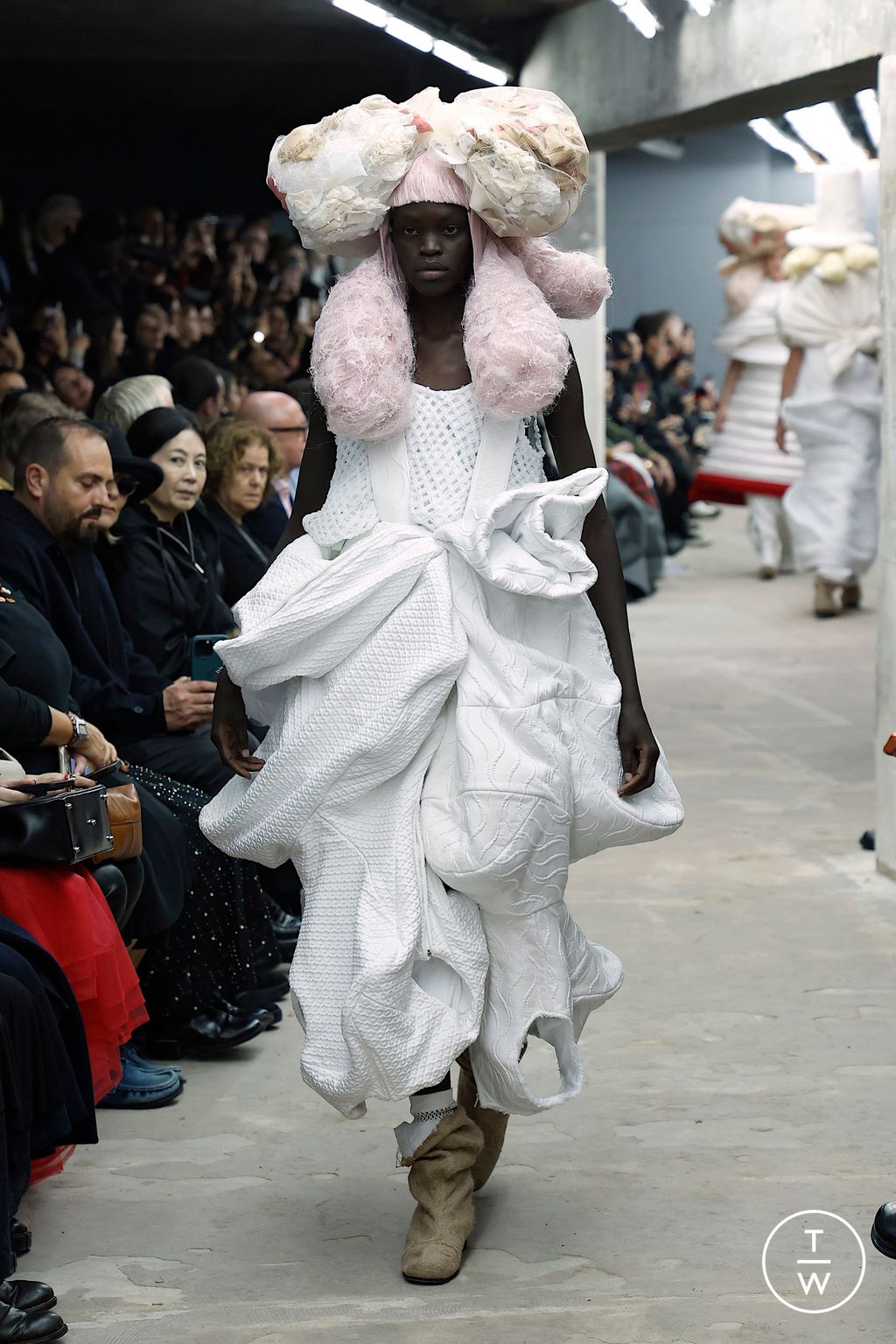 Fashion Week Paris Spring/Summer 2026 look 19 from the Comme des Garçons collection womenswear